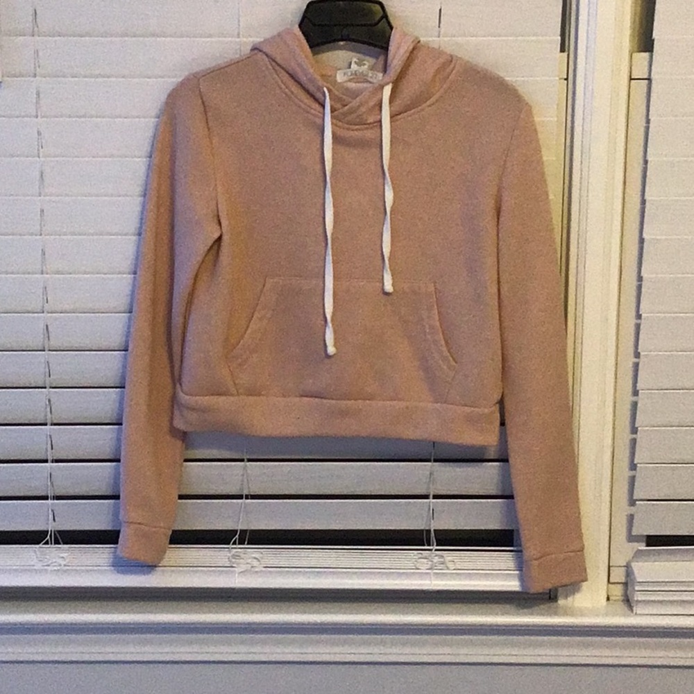 SUPER CUTE Forever 21 long sleeve crop!